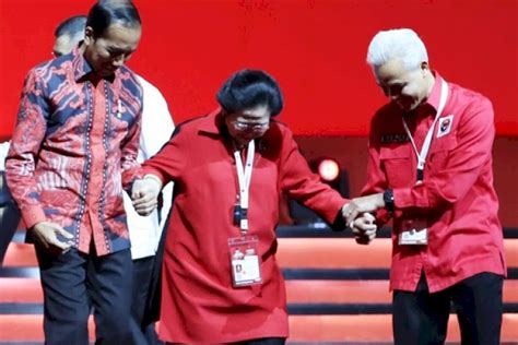 Akrab Di Momen Rakernas PDIP Ganjar Khawatir Pemilih Jokowi Beralih Ke