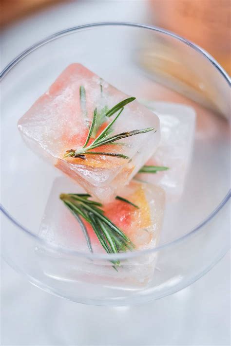 Fancy Ice Cubes: How to Make Pretty Ice Cubes for Drinks - Fab Everyday