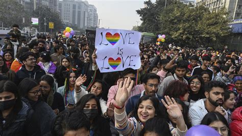 En India Las Parejas LGBTQ Luchan Por El Reconocimiento Legal Del