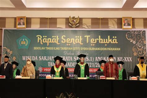 Rektor UIN Imam Bonjol Hadiri Wisuda Sarjana S 1 Angkatan Ke XXX STIT