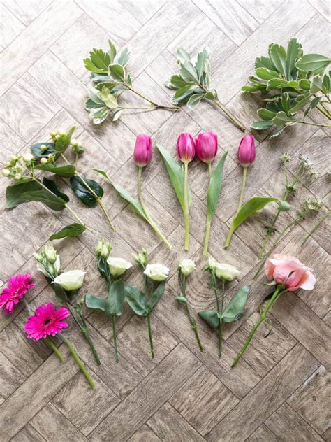 Simple Flower Arranging Tips From A Pro Floral Designer | Hope And Hedges