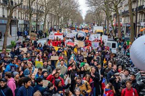 Face à lurgence sociale et écologique construire une large