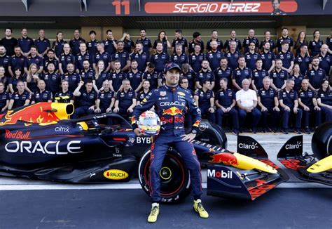 Checo Pérez de Red Bull rechaza especulaciones sobre el accidente de