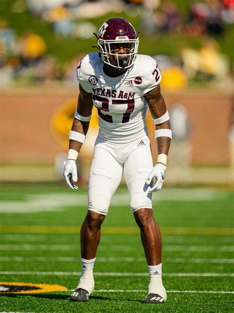 Texas A&M S Antonio Johnson Declares For Draft
