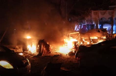 Video Atac Cu Ma In Capcan La Un Hotel Din Mogadishu Soldat Cu Cel