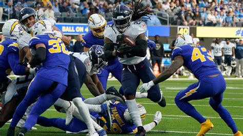 Tennessee Titans Running Back Derrick Henrys Direct Snap Leads To A