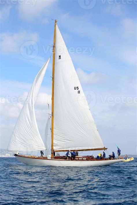 sailing boat race 8933940 Stock Photo at Vecteezy