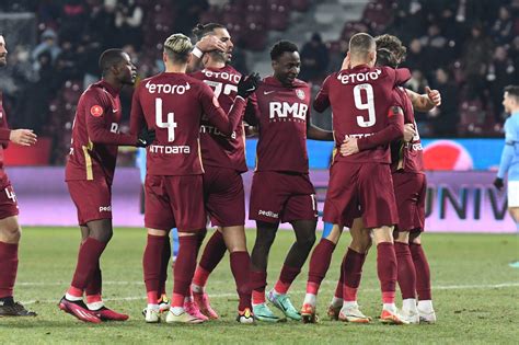 Jucătorii de la CFR Cluj salută schimbarea lui Mandorlini cu Mutu A