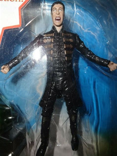 Jakks Pacific Van Helsing Monster Slayer Dracula Flying