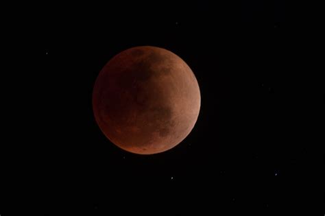 Full moon turns an eerie red during the total lunar eclipse - KTVZ