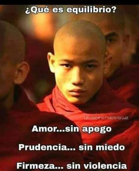 An Image Of A Monk With The Words In Spanish