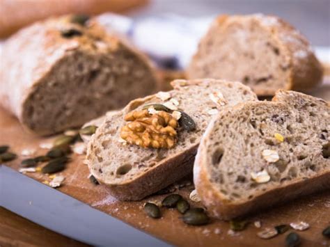 Pain Aux Noix Sur Une Base De Pain De Seigle Recette Par Chef Simon