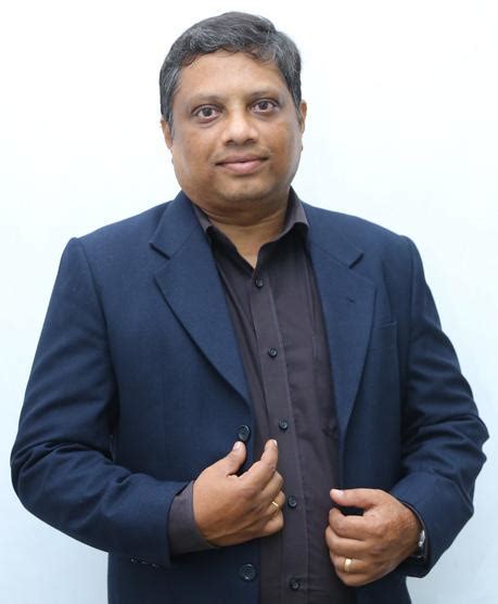 Dv Naveen Solomon