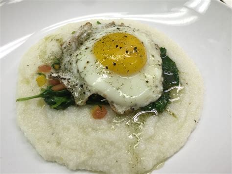 Breakfast Grits - Cooks and EatsCooks and Eats