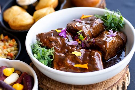Short Ribs in Red Wine Demi-Glaze | Funky's Curbside