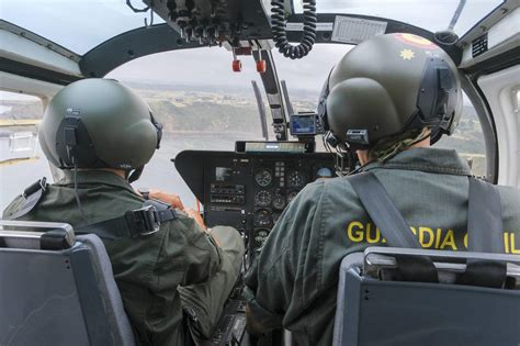 El servicio aéreo de la Guardia Civil cumple 50 años en imágenes