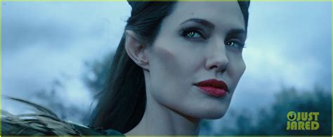 Angelina Jolies New Maleficent Trailer Debuts At The Grammys Photo