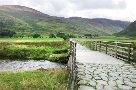 Buttermere Lake Walk & 'The Tree', Lake District walks & best views | The Hiking Photographer