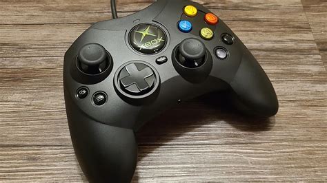 Hyperkin Va Relancer La Premi Re Manette De La Xbox Avec Des Joysticks