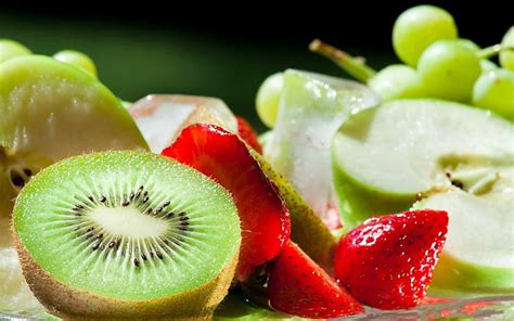 Kiwi Fresa Manzana Fruta Madura Jugosa Todo Tipo Fondo De