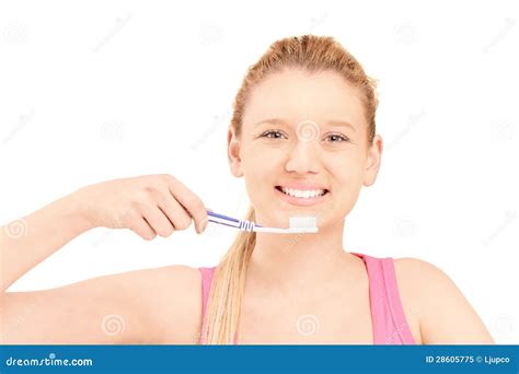 Une Belle Femme Blonde Se Brossant Les Dents Image Stock Image Du