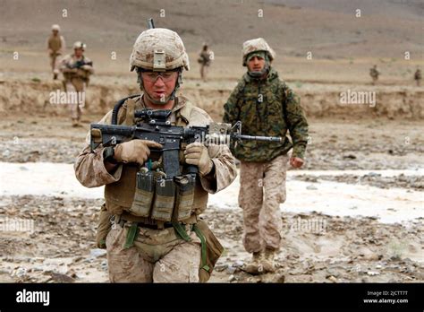 Usmc Combat Camera Hi Res Stock Photography And Images Alamy