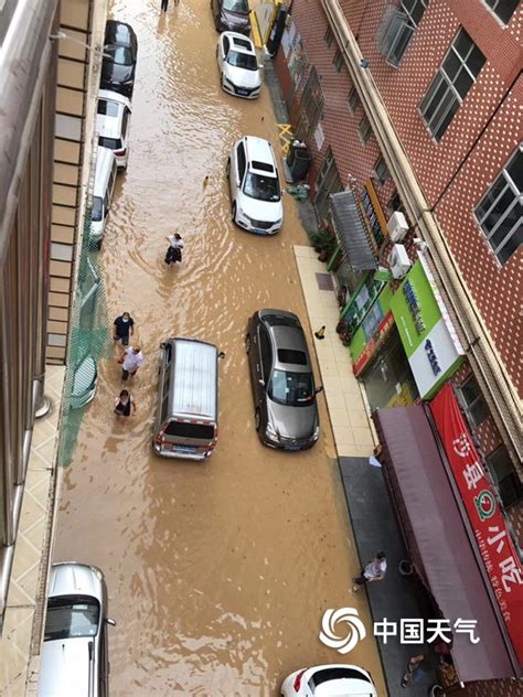 广州遭遇暴雨致水浸街 交通堵塞 新闻频道 和讯网