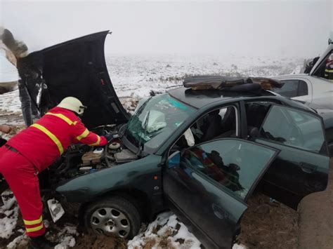 FOTO Accident între Schitu și Brebeni Cinci persoane printre care