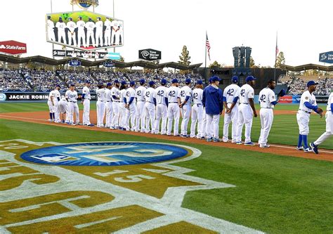 Jackie Robinson Statue To Be Built At Dodger Stadium