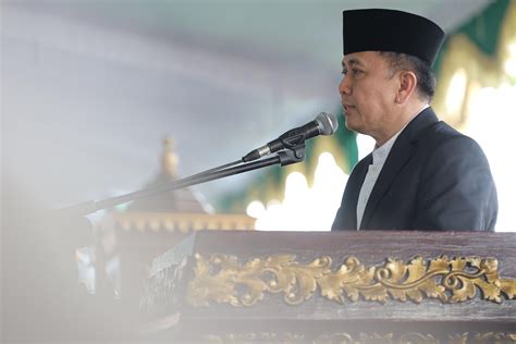 Pj Gubernur A Fatoni Tunaikan Ibadah Sholat Idul Adha H Di