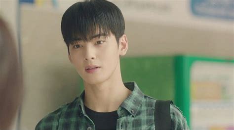 Laurene Tanji Adl Kullan C N N Cha Eun Woo Panosundaki Pin