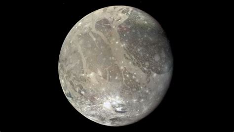 Water Vapor Exists on Jupiter Moon Ganymede - Nerdist