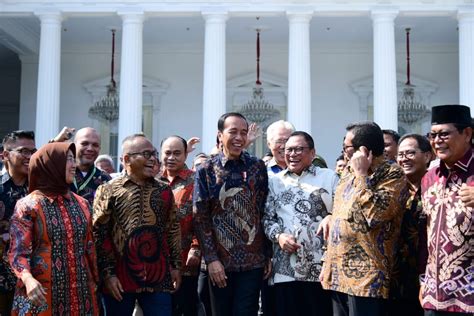 FOTO Presiden Tekankan Pentingnya Regulasi Transformasi Digital Yang