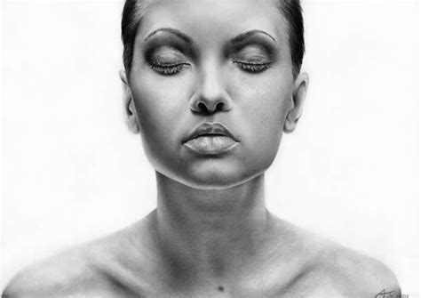 50 retratos ultra realistas de mulheres desenhadas a lápis