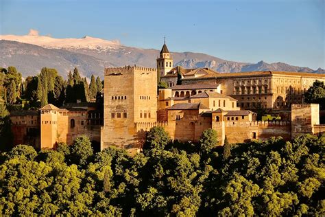 Alhambra tours| Private or very small group tours with tickets [2023]