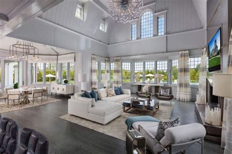 A Southampton Stunner Sells For $35M | Mansion interior, Luxury homes ...