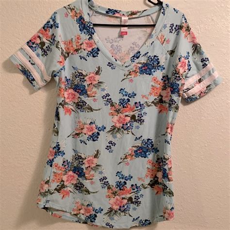 No Boundaries Tops No Boundaries Floral Top Poshmark