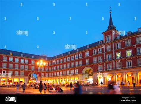 Madrid plaza mayor night hi-res stock photography and images - Alamy