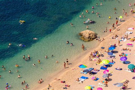 20 French Riviera Beaches For Your 2023 Bucket List