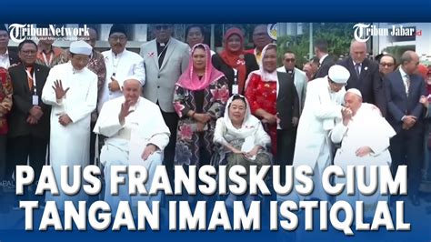 Momen Imam Besar Istiqlal Cium Kepala Paus Fransiskus Dibalas Dengan