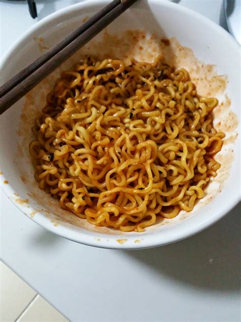 UGLYFATCHICK: Review : Samyang Korean Spicy Ramen