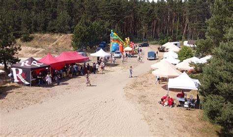 Dziki Zach D Na Pikniku Rodzinnym Hochland W Ka Mierzu