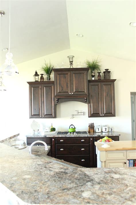 Kitchen Backsplash Inspiration - The Wood Grain Cottage