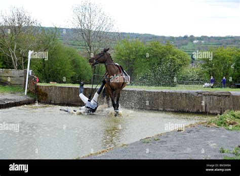 Rider Falling Off Horse Hi Res Stock Photography And Images Alamy