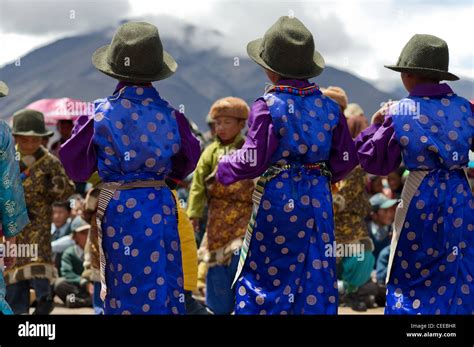 Traditional Dance and Ethnic Costume of Ladakh Stock Photo - Alamy