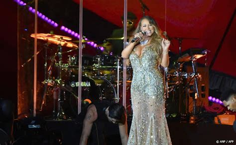 Mariah Carey Breekt Eigen Spotify Dagrecord Met Haar Kerstkraker