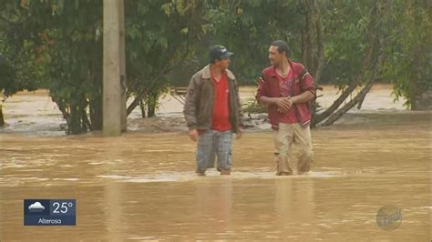 Chuva Alaga Ruas Deixa Desabrigados E Provoca Deslizamentos Em Cidades