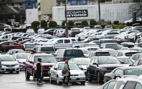 Road safety: Glad tidings from the shopping mall parking lot - Victoria Times Colonist