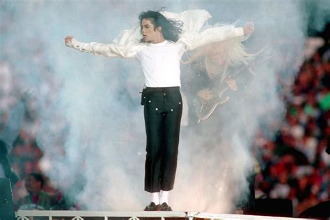 28 Of The Most Iconic Performances In Super Bowl History