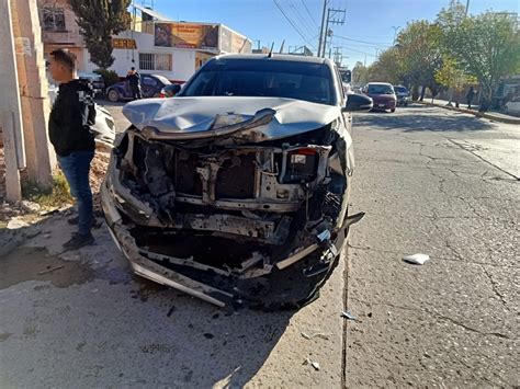 Fuerte Choque En Bulevar Canelas Deja Varios Da Os Materiales